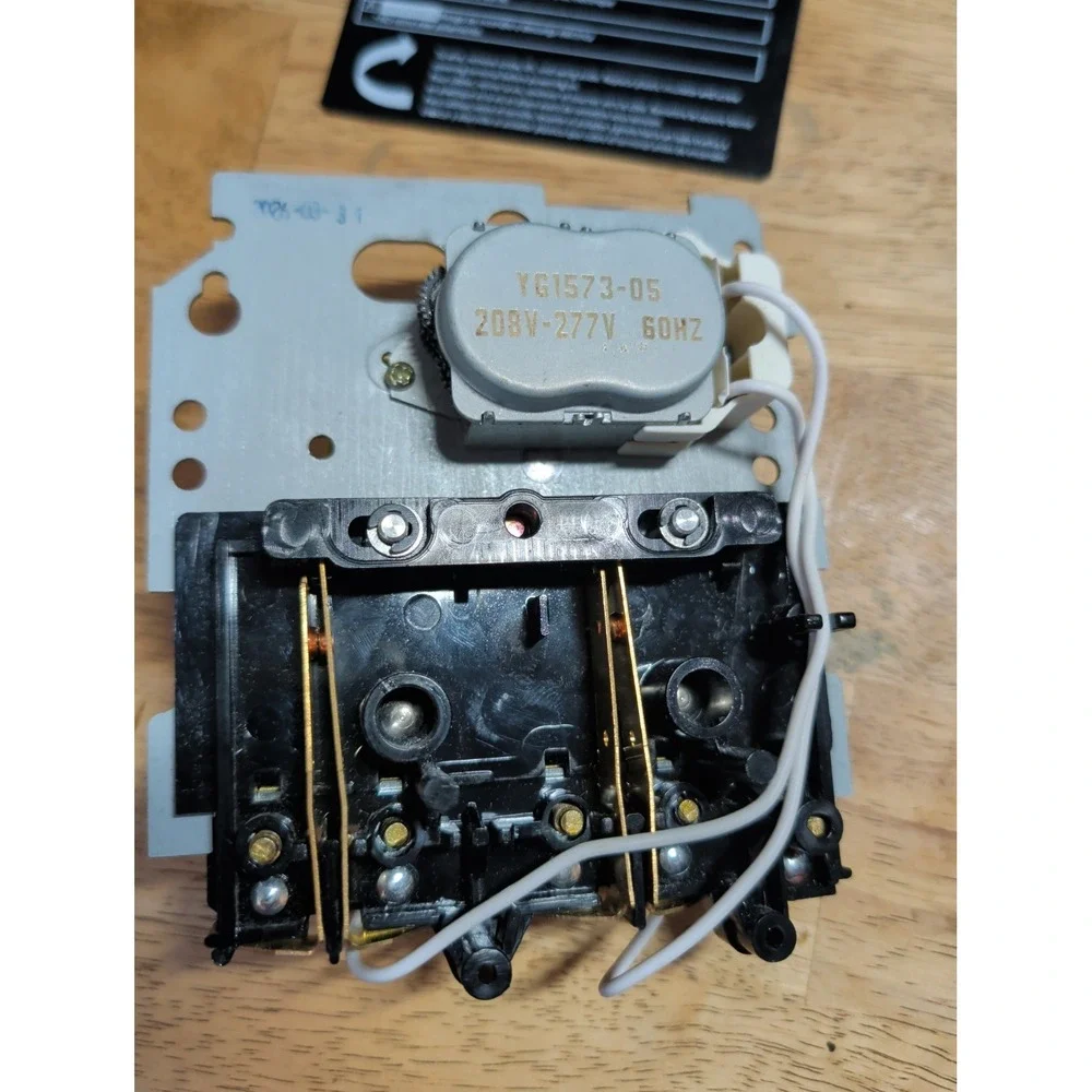 Intermatic 24-Hour 208-277V Mechanical Time Switch | T104M